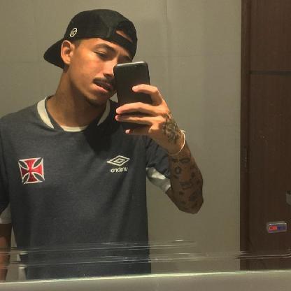 Leonviegas10's avatar