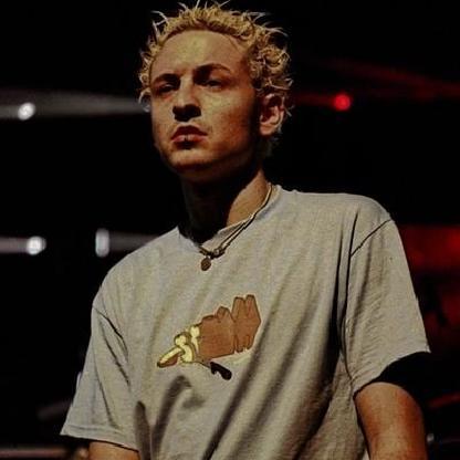 iridescentdaze's avatar