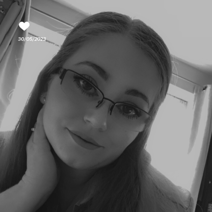 vikki0212's avatar