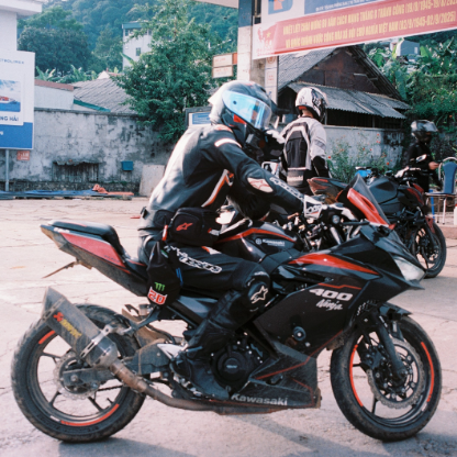 KhanLangThang's avatar