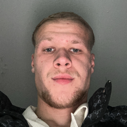 Chris131103's avatar