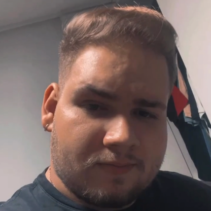 8eca383877f28c8f's avatar